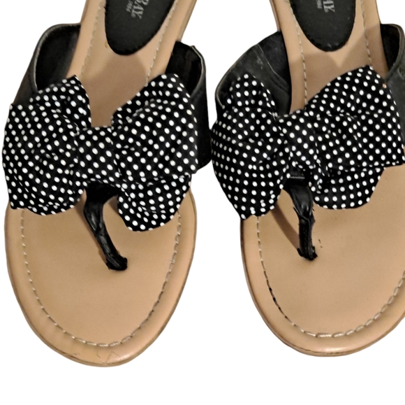 St. John's Bay Sandals - Picture 6 of 6